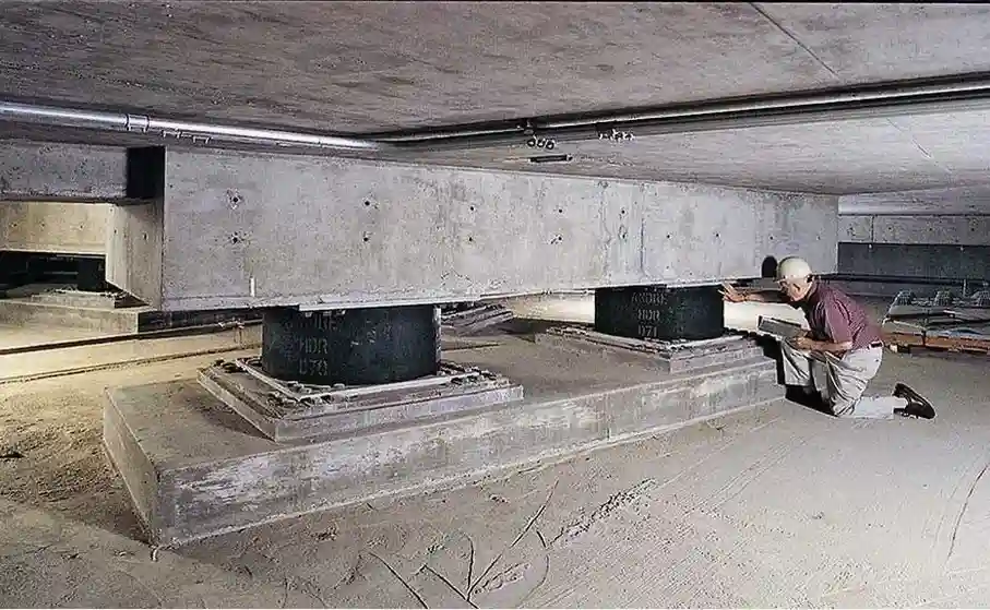 Projeto de Isolamento Sísmico de Base em Passo Fundo: Parâmetros Geotécnicos para Dispositivos